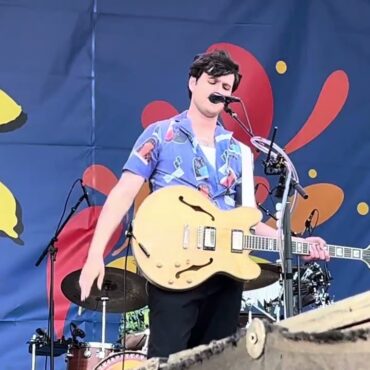 watch-vampire-weekend-cover-bruce-springsteen-&-bob-dylan-at-new-orleans-jazz-fest