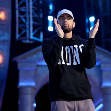 eminem-is-crypto.com’s-new-spokesman,-teases-new-album-the-death-of-slim-shady