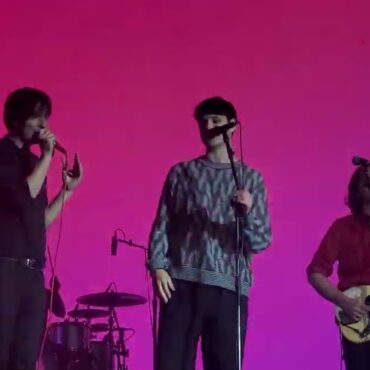 watch-ezra-koenig-join-phoenix-for-three-songs-at-just-like-heaven-’24