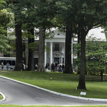 mysterious-ring-of-identity-thieves-claims-credit-for-scheme-to-fraudulently-auction-off-graceland