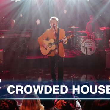 watch-crowded-house-play-“teenage-summer”-on-jimmy-kimmel