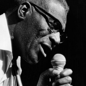 happy-birthday-howlin’-wolf