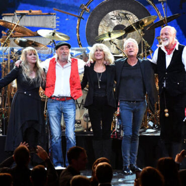 stevie-nicks-confirms-fleetwood-mac-are-done