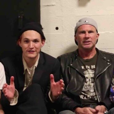 red-hot-chili-peppers-explain-‘painful’-josh-klinghoffer-firing