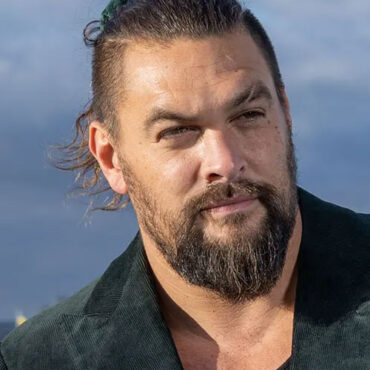 jason-momoa-covers-black-sabbath-&-metallica