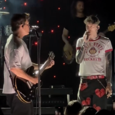 watch-third-eye-blind-bring-out-machine-gun-kelly-in-la