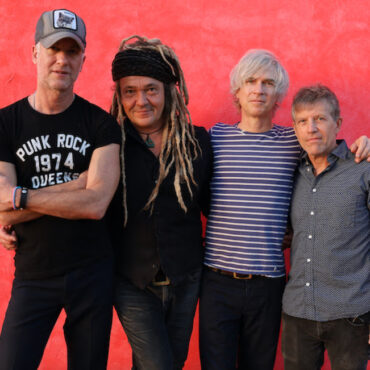 nada-surf-–-“new-propeller”