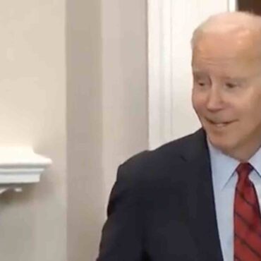 pearl-jam-guitarist-defends-president-joe-biden