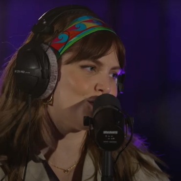 watch-london-grammar’s-stripped-down-cover-of-sabrina-carpenter’s-“espresso”