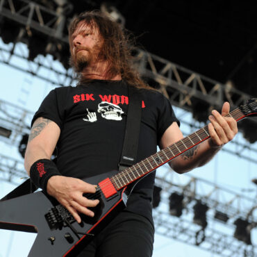 slayer-and-exodus-guitarist-says-beyonce’s-“the-most-overrated-talent-on-earth,”-but-he-loves-taylor-swift-and-adele