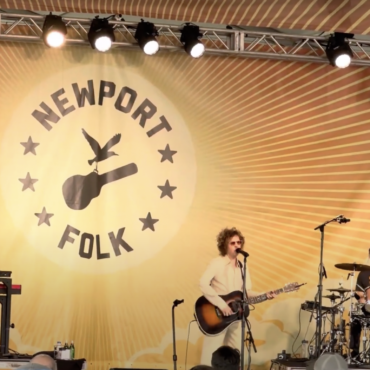 watch-beck-cover-bob-dylan-in-surprise-newport-folk-festival-set