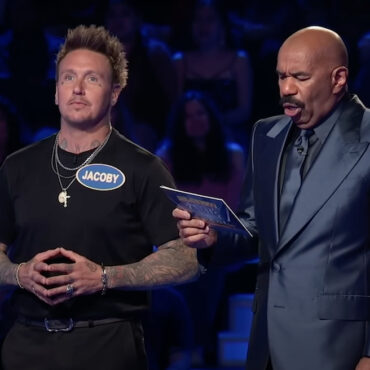 papa-roach-raise-money-for-suicide-prevention-with-family-feud-win,-carrie-underwood-collab