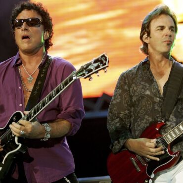 jonathan-cain-sues-journey-bandmate-neal-schon-over-band-credit-card-again