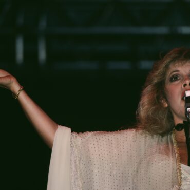 fleetwood-mac-announce-new-live-album-mirage-tour-’82