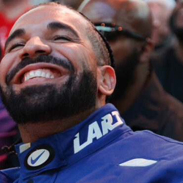 drake-shares-100gb-data-dump-including-new-songs-with-young-thug-&-latto