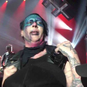 marilyn-manson-voice-is-unrecognizable-at-show