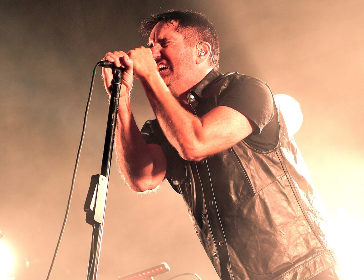 nine-inch-nails-to-score-new-tron-movie