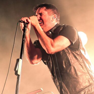 nine-inch-nails-to-score-new-tron-movie