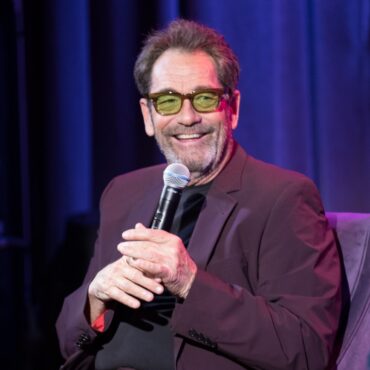 huey-lewis-to-star-in-“curb-your-enthusiasm-style”-mockumentary-series