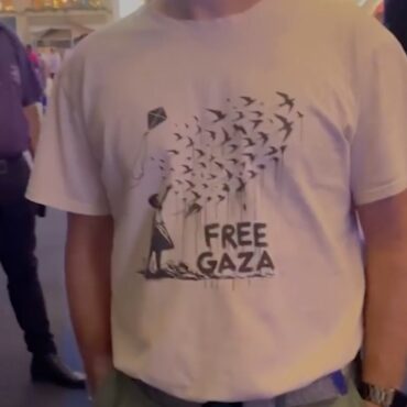 o2-arena-apologizes-for-refusing-entry-to-man-in-“free-gaza”-shirt