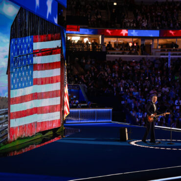 watch-jason-isbell-perform-at-the-democratic-national-convention