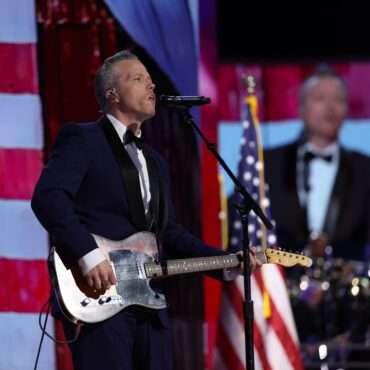 watch-jason-isbell-perform-at-the-2024-democratic-national-convention