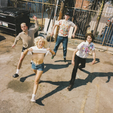 amyl-and-the-sniffers-–-“chewing-gum”