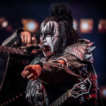 happy-75th-birthday-gene-simmons-(kiss)