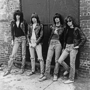 joey-ramone’s-brother-sues-johnny-ramone’s-widow-for-allegedly-“exploiting”-the-ramones’-legacy