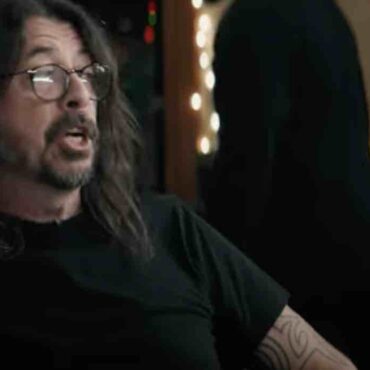 donald-trump-official-mocks-foo-fighters