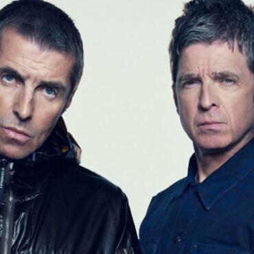 oasis-member-will-miss-reunion-after-heart-attack