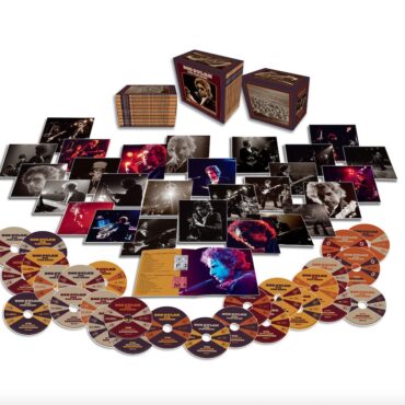 win-bob-dylan’s-the-1974-live-recordings-27-cd-box-set