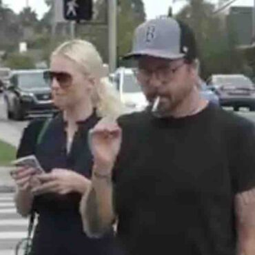 dave-grohl-filmed-with-wife-after-affair