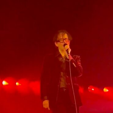 watch-pulp-debut-another-new-song-“my-sex”-in-toronto