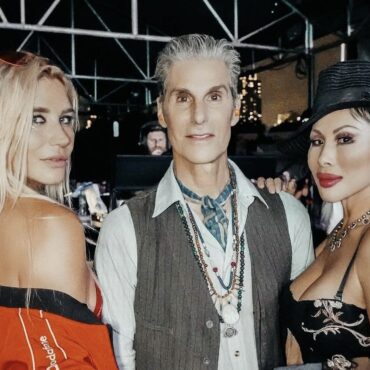 perry-farrell’s-wife-addresses-relapse-rumors