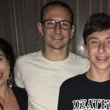 chester-bennington’s-ex-wife:-his-mom-is-wrong