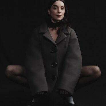 st.-vincent-announces-spanish-language-version-all-born-screaming,-shares-song:-listen