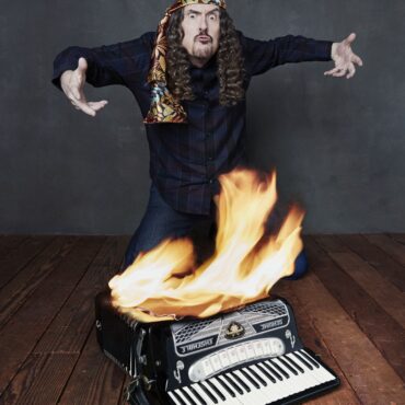 “weird-al”-yankovic-announces-bigger-&-weirder-2025-tour