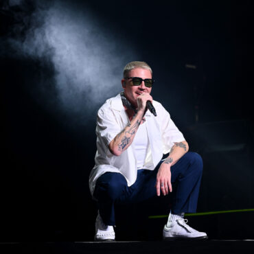 macklemore-shares-statement-explaining-his-“fuck-america”-comment