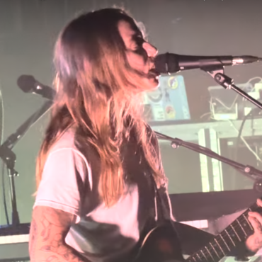 watch-julien-baker-debut-another-new-song-“high-in-the-basement”