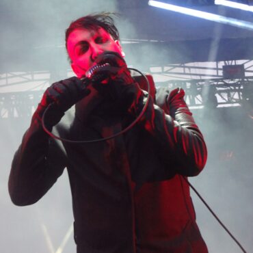 marilyn-manson-spotted-at-green-day-show