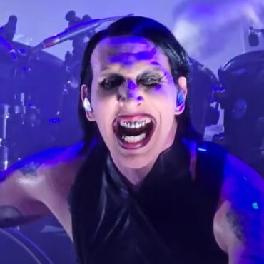 marilyn-manson-got-‘embarrassed’-by-groupies