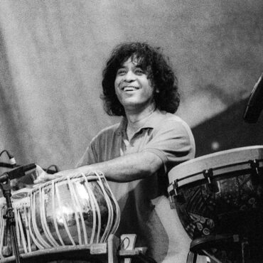 tabla-maestro-zakir-hussain-dies-at-73